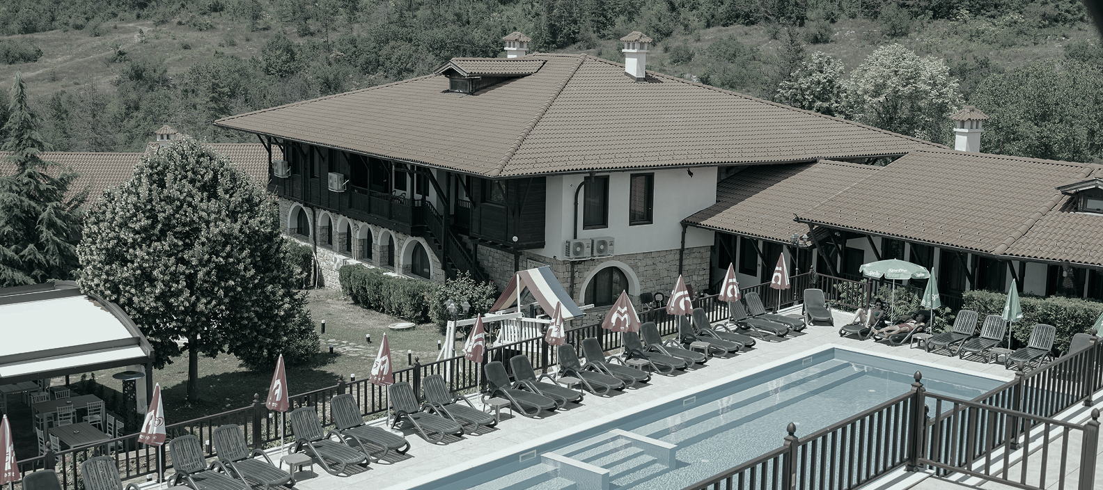 Residence Bolyarka - view of the complex and the pool